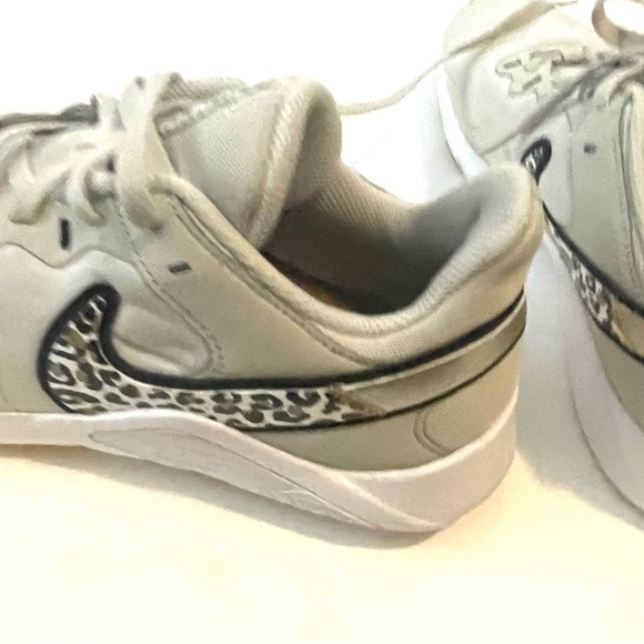 Nike leopard print sneakers. Size 7.5. - Picture 6 of 9
